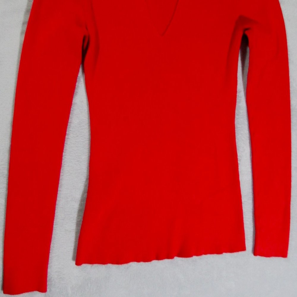🔄 Keyhole V-Neck Sweater Top 🔄 Bundle Idea - Picture 3 of 8